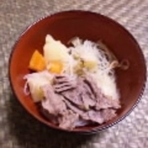 つゆだくで薄口の我が家の肉じゃが